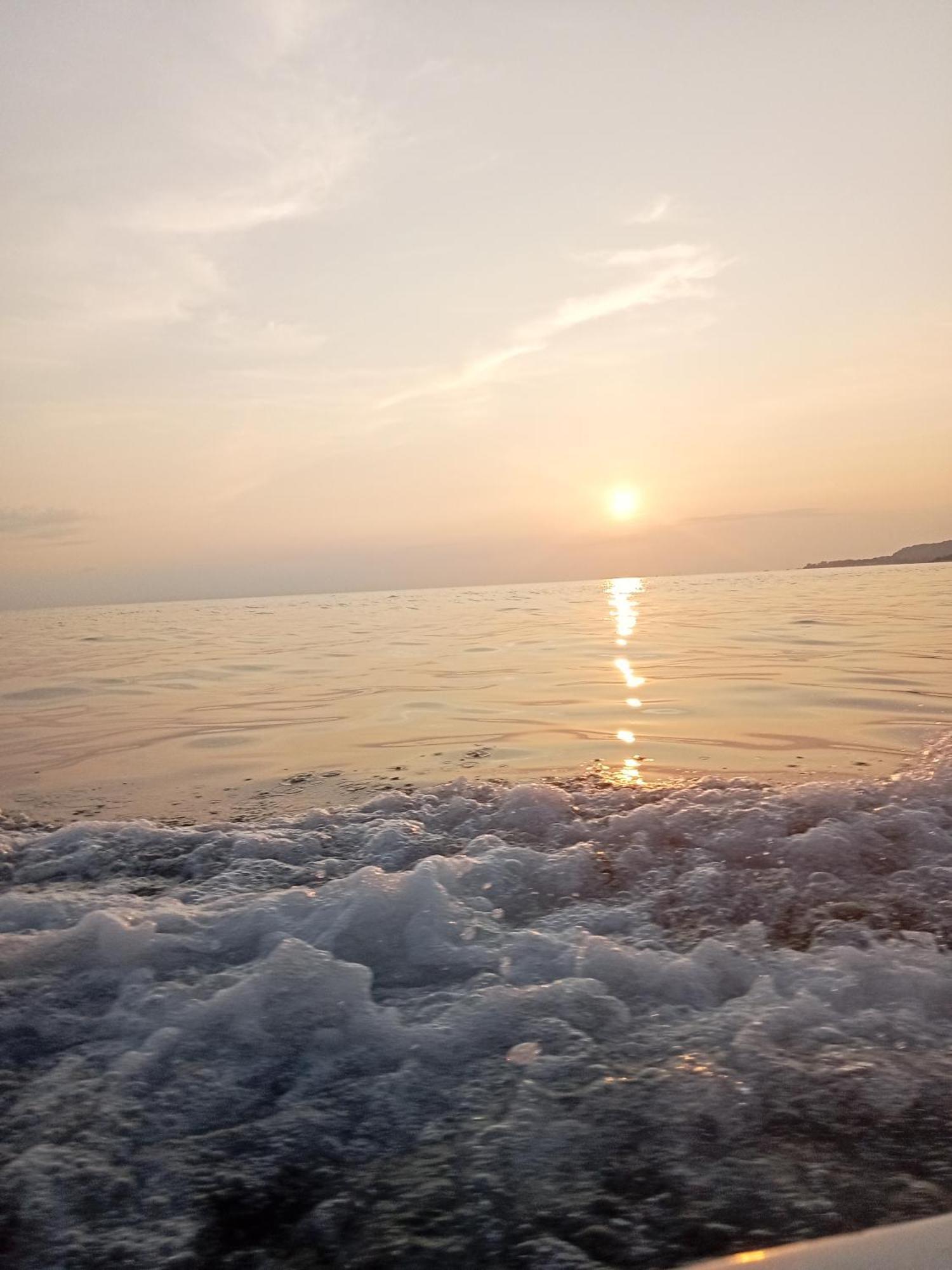Cnunk Bungalow Gili Meno Eksteriør billede